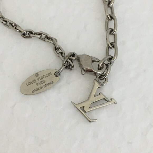 Louis Vuitton Crystal Gamble Station Necklace 18.5" 100% Authentic Silver-Tone - Picture 4 of 10